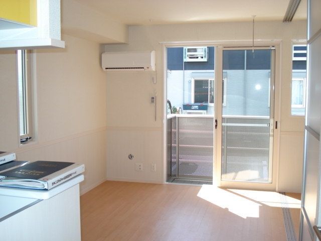 居室・リビング　★明るいお部屋です★