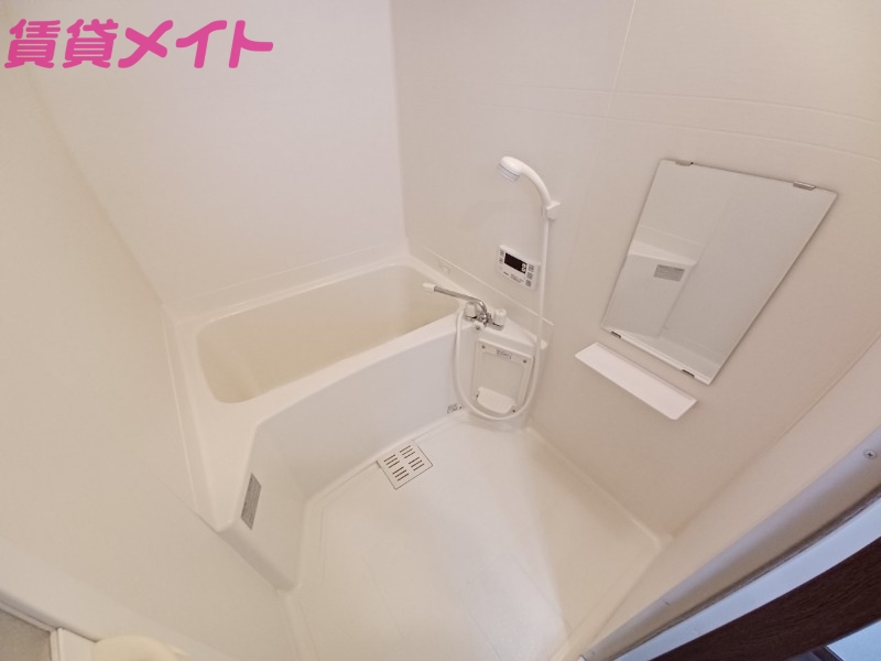 バス・シャワールーム　別部屋反転写真です