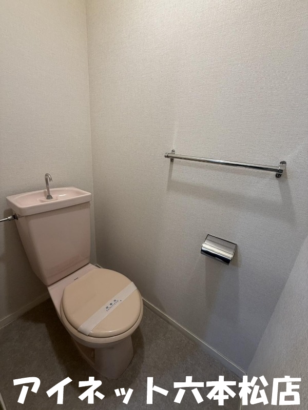 トイレ　清潔感のあるトイレです