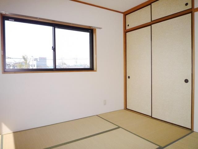 収納　角部屋のみ窓アリ♪