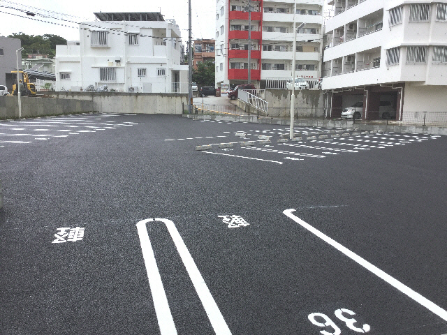 駐車場　駐車場