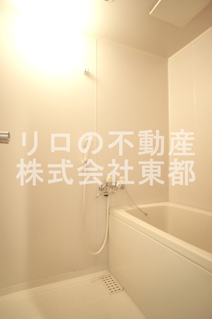 バス・シャワールーム　足が伸ばせる広々バスタブでリラックス♪