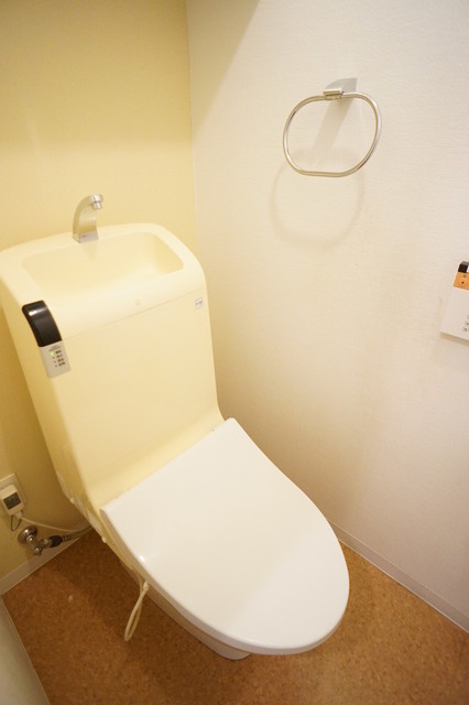 トイレ　温水洗浄機能付便座・前回募集時の写真です