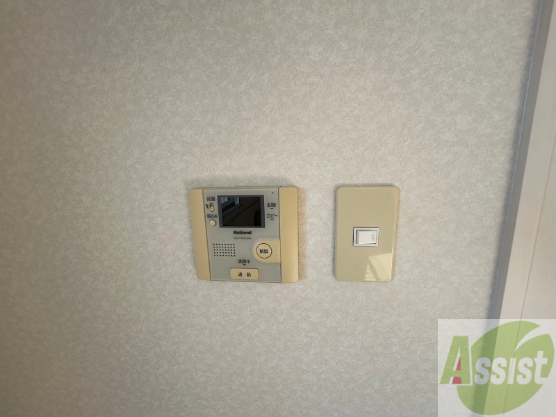 セキュリティ　ＴＶモニター付インターホンです。来客者の顔が見えるので安心！