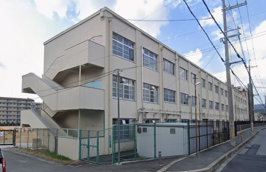 小学校　高槻市立清水小学校（小学校）まで1177m
