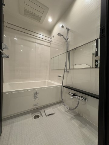バス・シャワールーム　※写真は同タイプ住戸です。