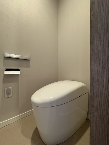 トイレ　※写真は同タイプ住戸です。