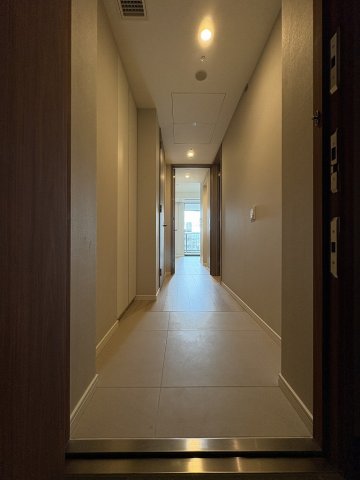 玄関　※写真は同タイプ住戸です。