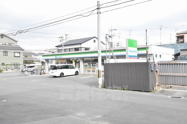 コンビニ　ファミリーマート　東大阪大蓮南（コンビニ）まで348m