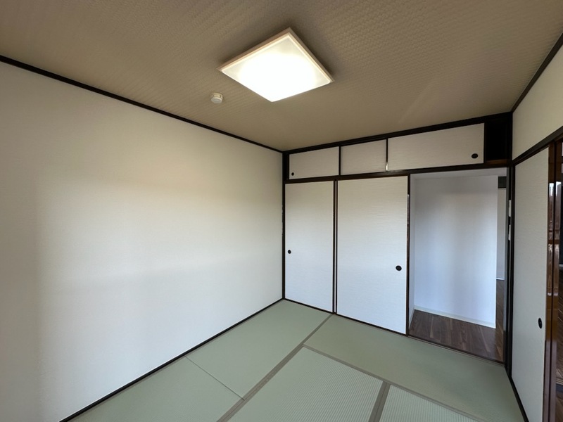 収納　各室収納付　写真は和室の押入（1間分）