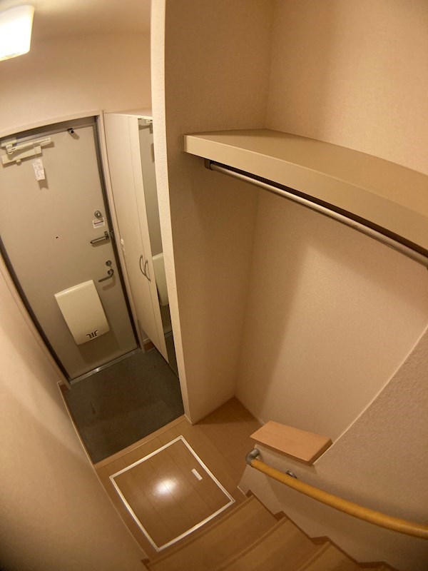 玄関　※別部屋参考写真※
