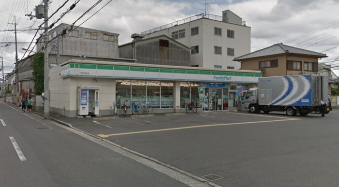 コンビニ　ファミリーマート（コンビニ）まで190m