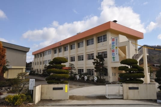 小学校　三原市立小泉小学校（小学校）まで1840m