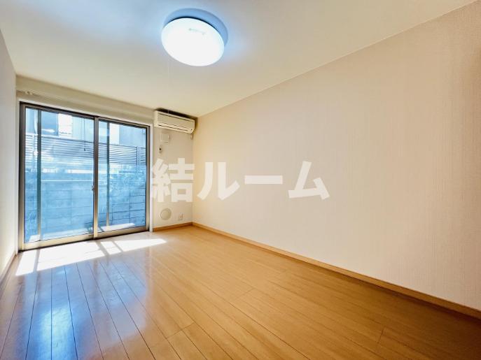 居室・リビング　別号室参考写真
