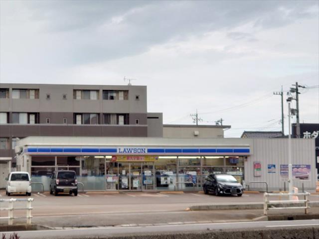コンビニ　ローソン高岡熊野町店（コンビニ）まで718m