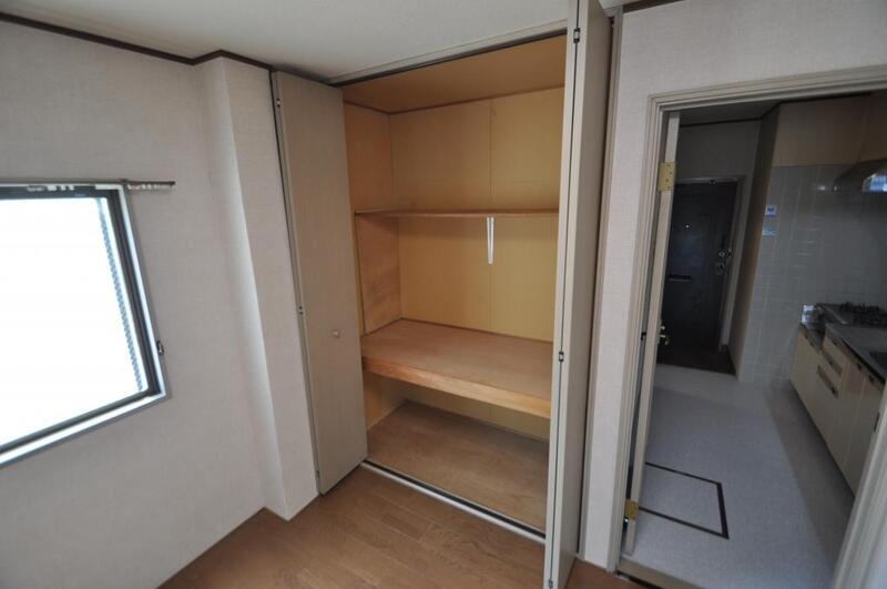 収納　押入れには来客用のお布団も収納できます、ドラエモンも収納ＯＫ
