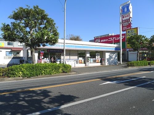 コンビニ　ローソン松戸新田店（コンビニ）まで996m