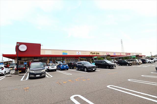 スーパー　ユニー（株）／ピアゴ金沢ベイ店（スーパー）まで1045m