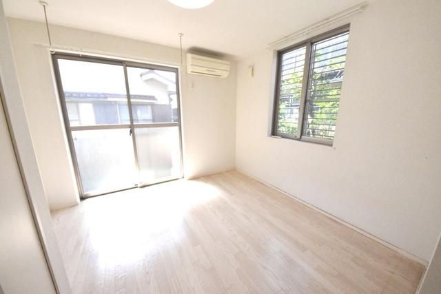 居室・リビング　★角部屋でお部屋が明るい★