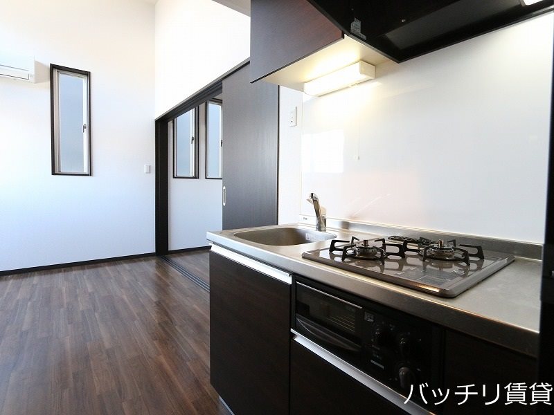 キッチン　＊画像は別部屋の為イメージ、現状優先致します