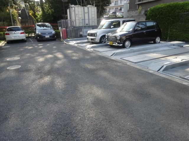 駐車場　★★敷地内、駐車場★★