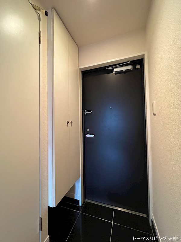 玄関　※別号室の参考写真です。