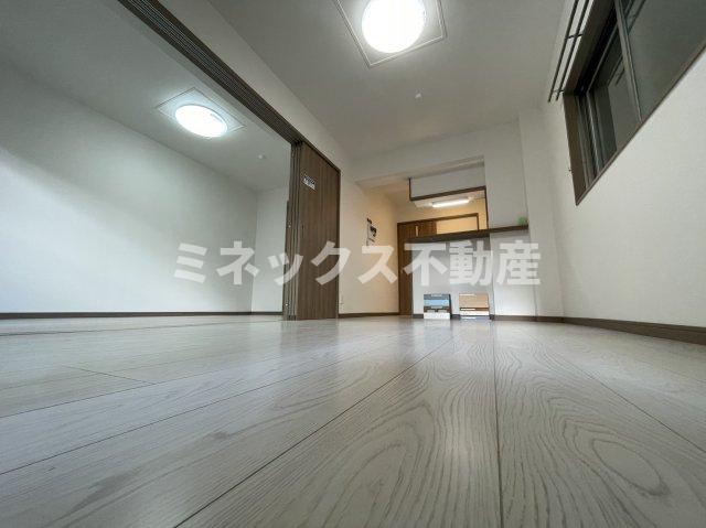 居室・リビング　同タイプのお部屋の写真。現況を優先します。