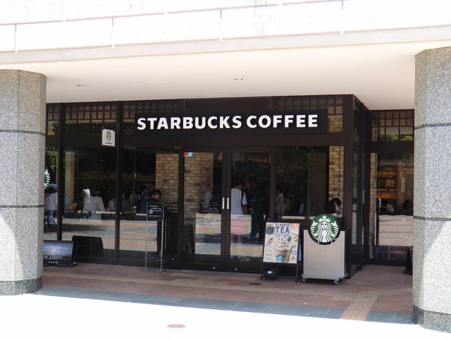 飲食店　スターバックスコーヒー（飲食店）まで527m