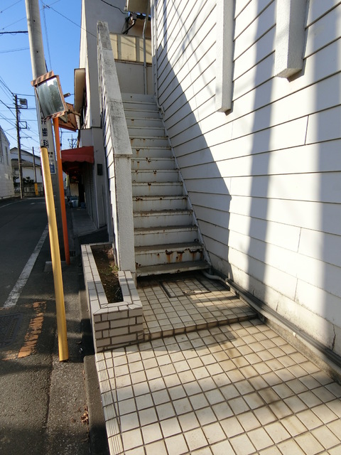 エントランス　★２階への階段★