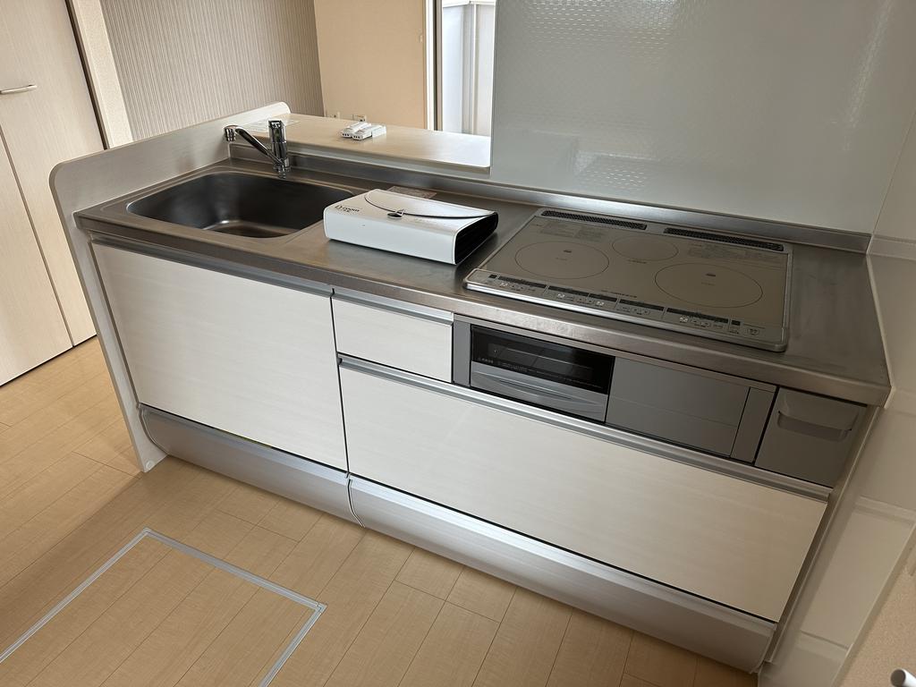 キッチン　※写真は101号室のものです
