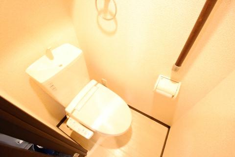 トイレ　同タイプ写真の為、現況優先致します。