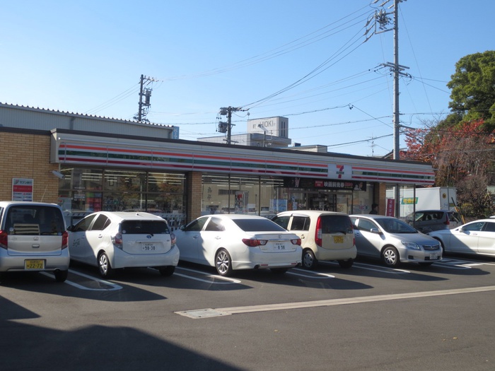 コンビニ　セブンイレブン（コンビニ）まで344m