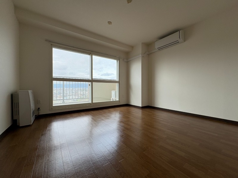 居室・リビング　広くてキレイなお部屋が広がっていて、充実した生活が送れそう