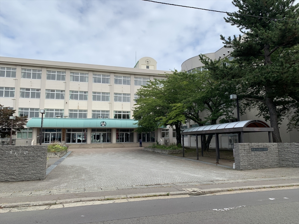 中学校　青森市立浪打中学校（中学校）まで1204m