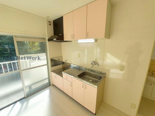 キッチン　※同物件、別部屋の写真です