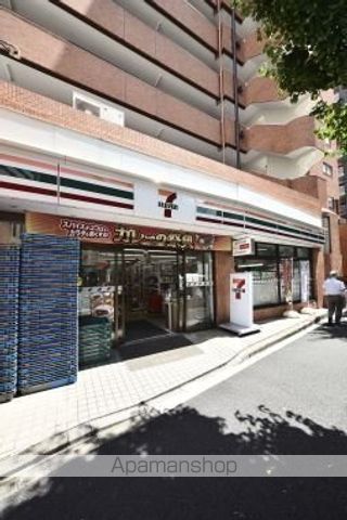コンビニ　セブン－イレブン新宿山吹町店（コンビニ）まで261m