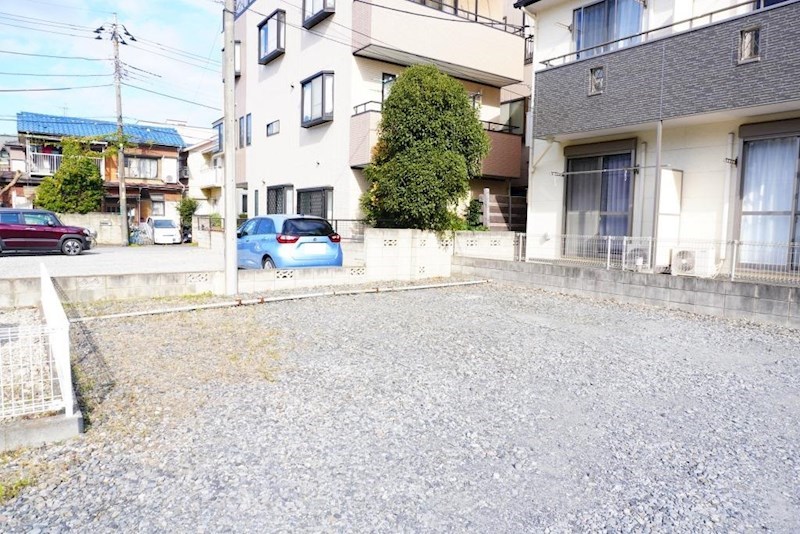駐車場　敷地内駐車場（空き要確認）