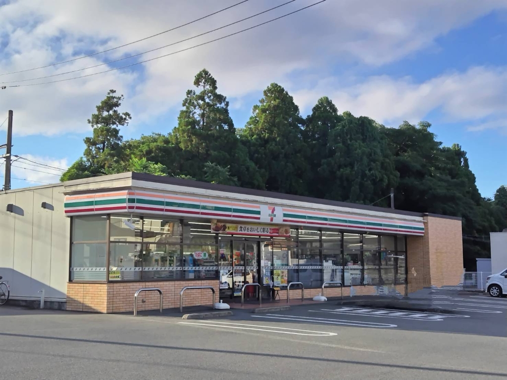 コンビニ　セブンイレブン合志三ツ石駅前店（コンビニ）まで674m