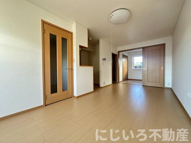 ティファニーハイツIの居間写真