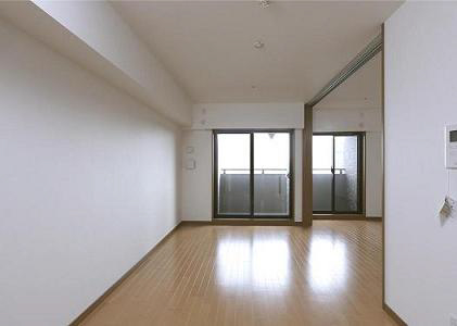 地下鉄烏丸線 四条駅 徒歩3分 11階建 築17年の居間写真