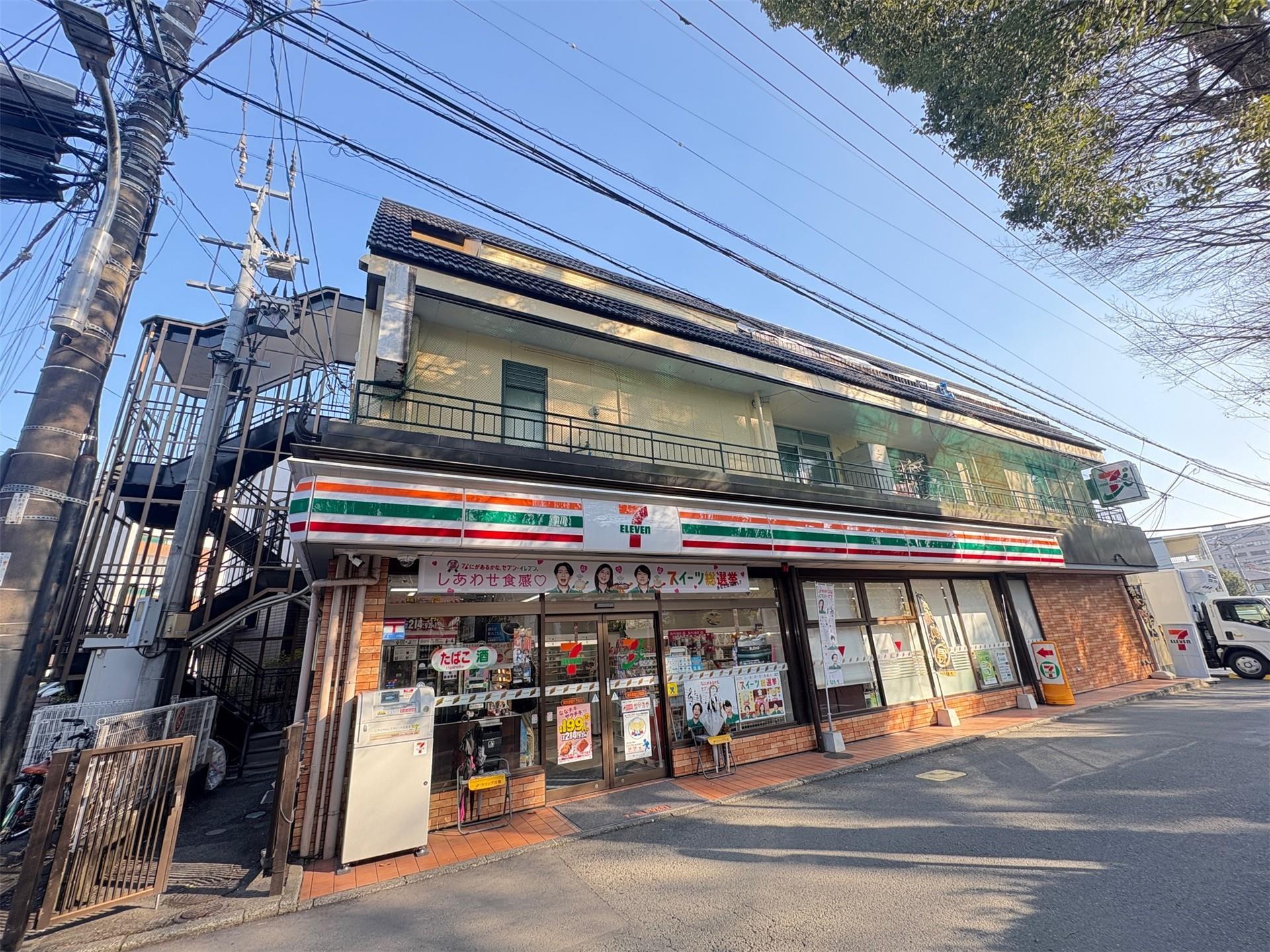 コンビニ　セブンイレブン熊本黒髪5丁目店（コンビニ）まで389m