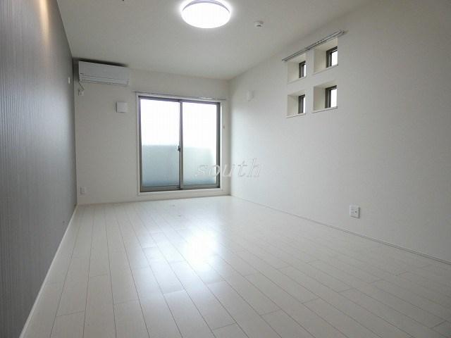 フジパレス住吉沢之町III番館の居間写真