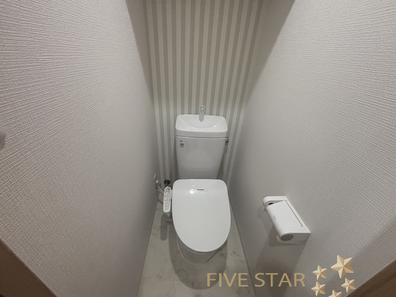 京阪本線 枚方市駅 徒歩12分 5階建 築35年のトイレ写真