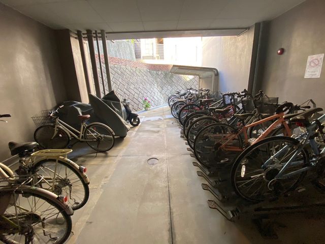 駐車場　現況優先