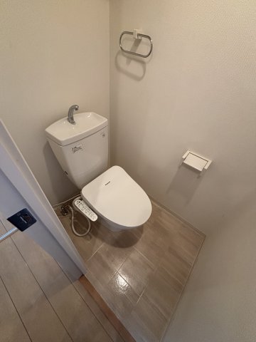 トイレ　※同物件別号室参考写真