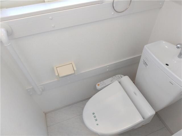 ＪＲ中央線 豊田駅 徒歩23分 2階建 築14年のトイレ写真