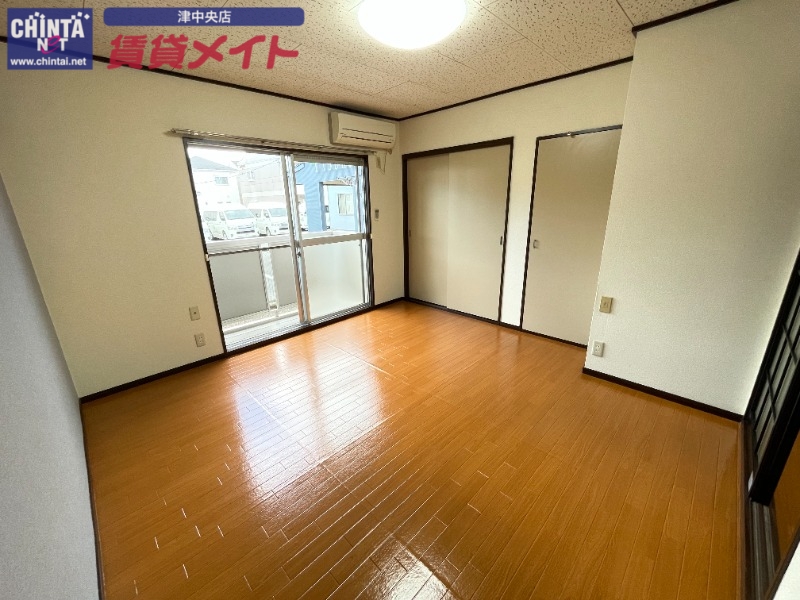サンライト下津 A棟の居間写真
