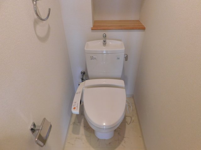 プロパレス江坂公園ロマネスタのトイレ写真