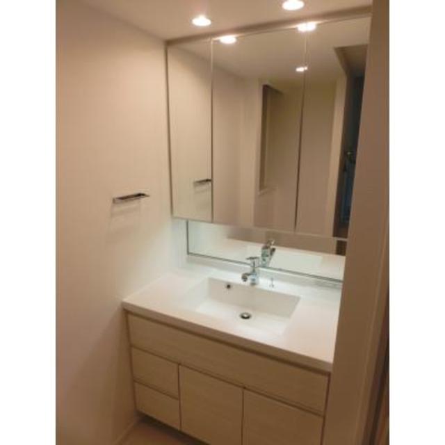 洗面設備　※写真は同タイプ住戸です。