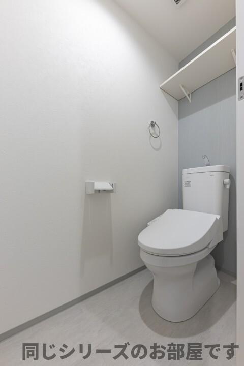 ＪＲ鹿児島本線 竹下駅 徒歩9分 3階建 築1年のトイレ写真